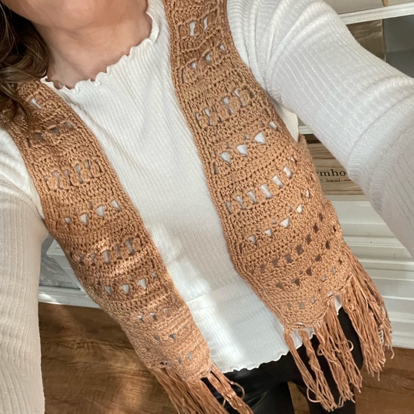 Kori light pink and blue Aztec inspired fringe vest - Picture 4 of 12